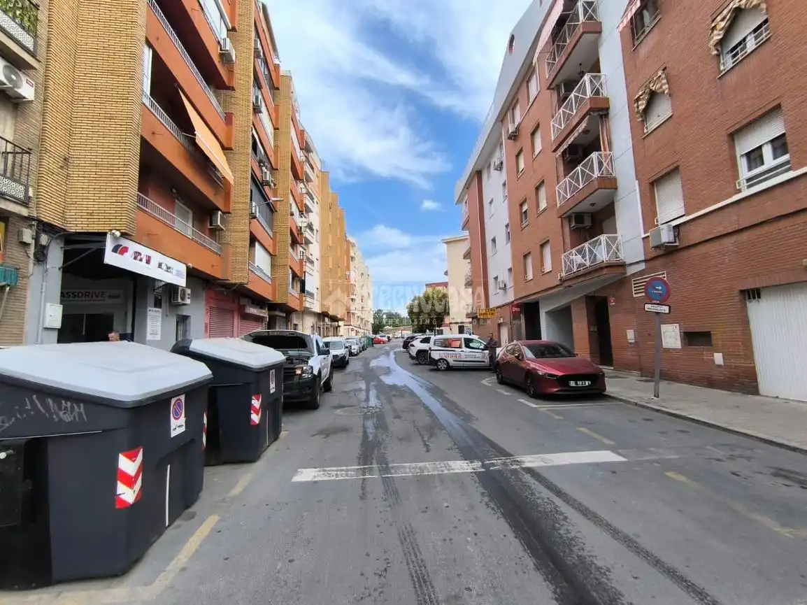 Vista exterior de Piso en venta en Huelva con Balcón