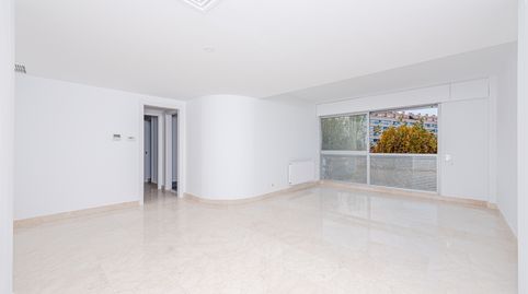 Foto 2 de Piso en venta en Conde Orgaz - Piovera, Madrid Capital