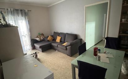 Living room of Flat for sale in  Sevilla Capital  with Air Conditioner and Balcony