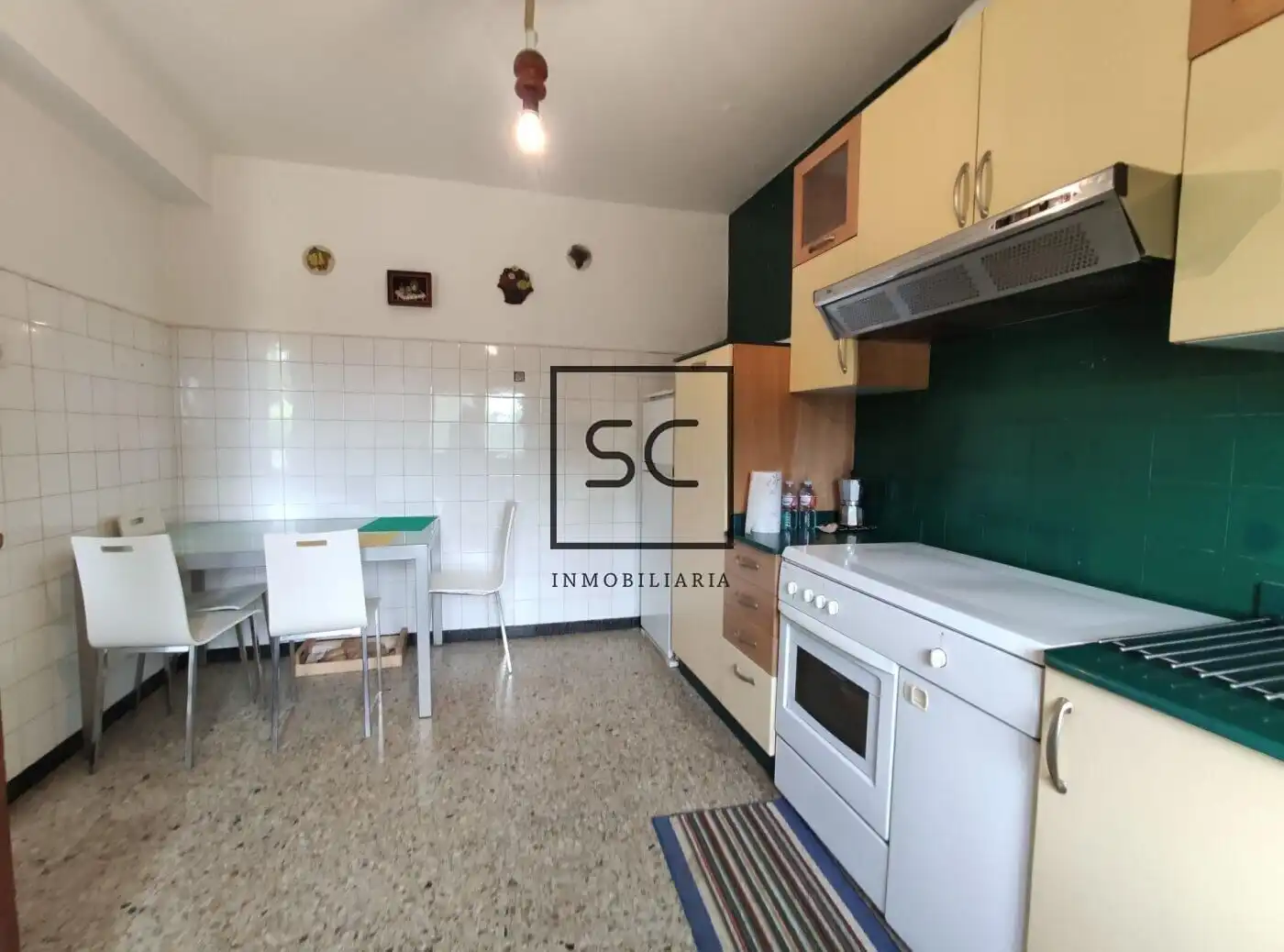 Cuina de Casa o xalet en venda en Valdoviño amb Jardí privat, Terrassa i Traster