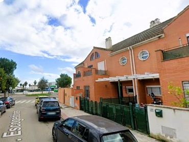Xalet amb jardí en venda a Calle Escogedoras
