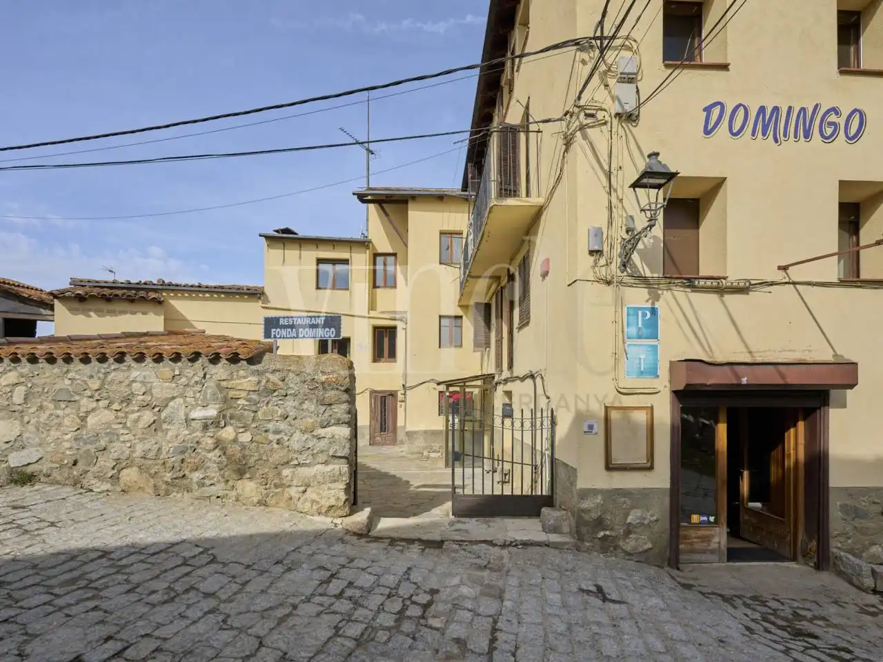 Außenansicht von Gebäude zum Verkauf in Lles de Cerdanya
