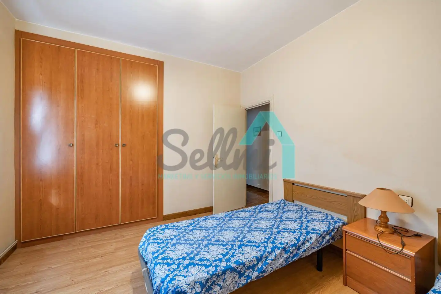 Bedroom of Flat for share in Este