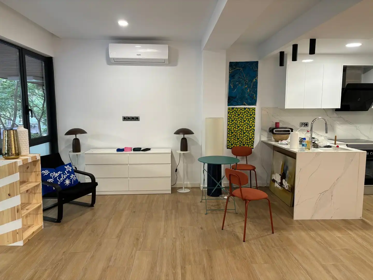 Wohnung zum Verkauf in Barcelona mit Klimaanlage, Möbliert und Ofen