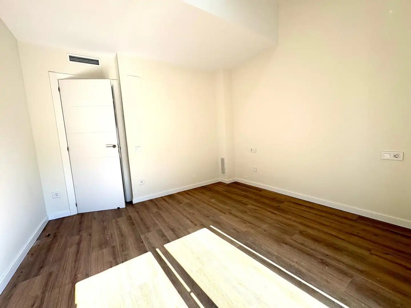 Habitación de Ático en venta en Santa Perpètua de Mogoda con Aire acondicionado, Calefacción y Parquet