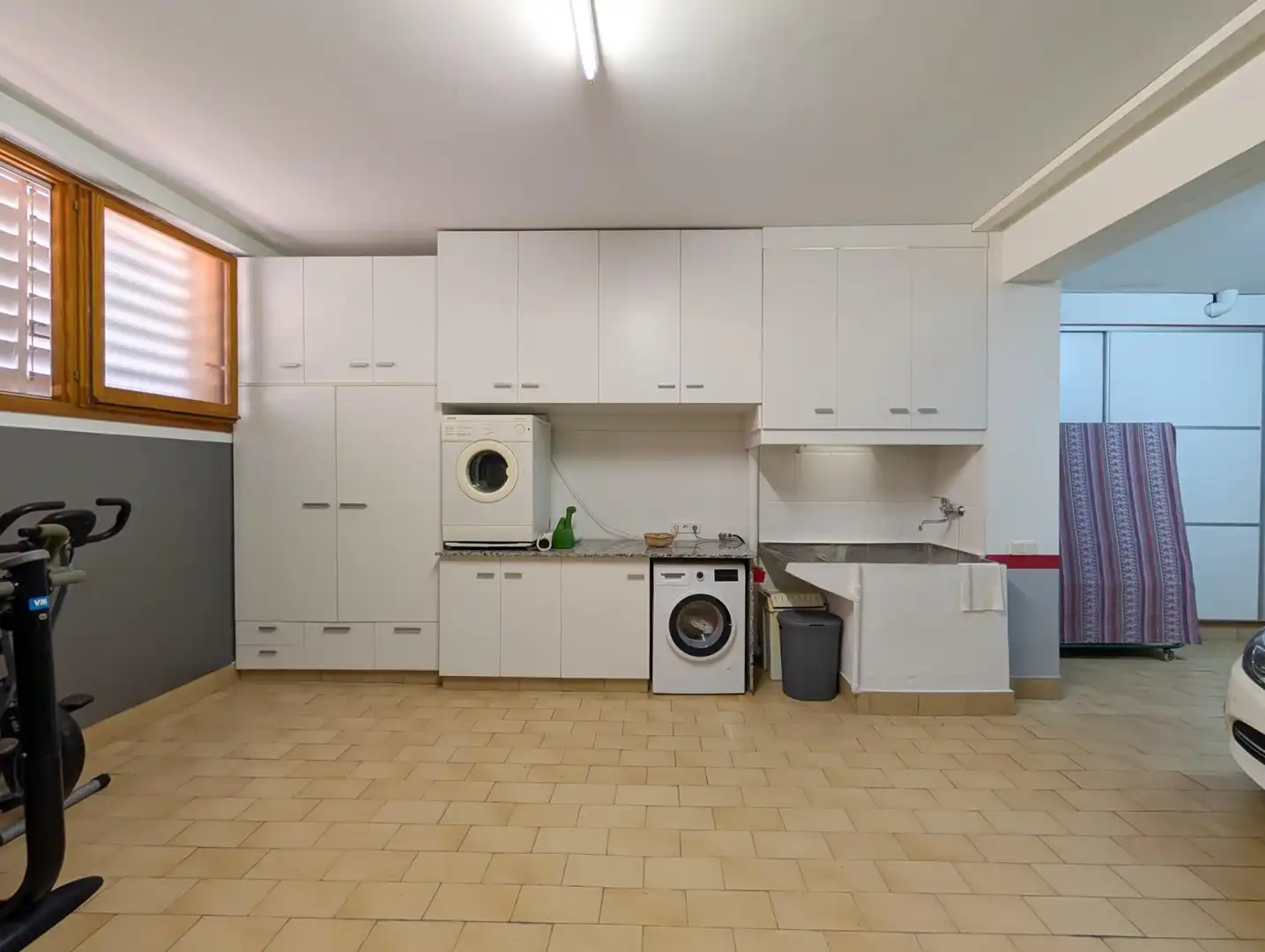 Cuina de Casa o xalet en venda en Banyoles amb Calefacció, Terrassa i Piscina