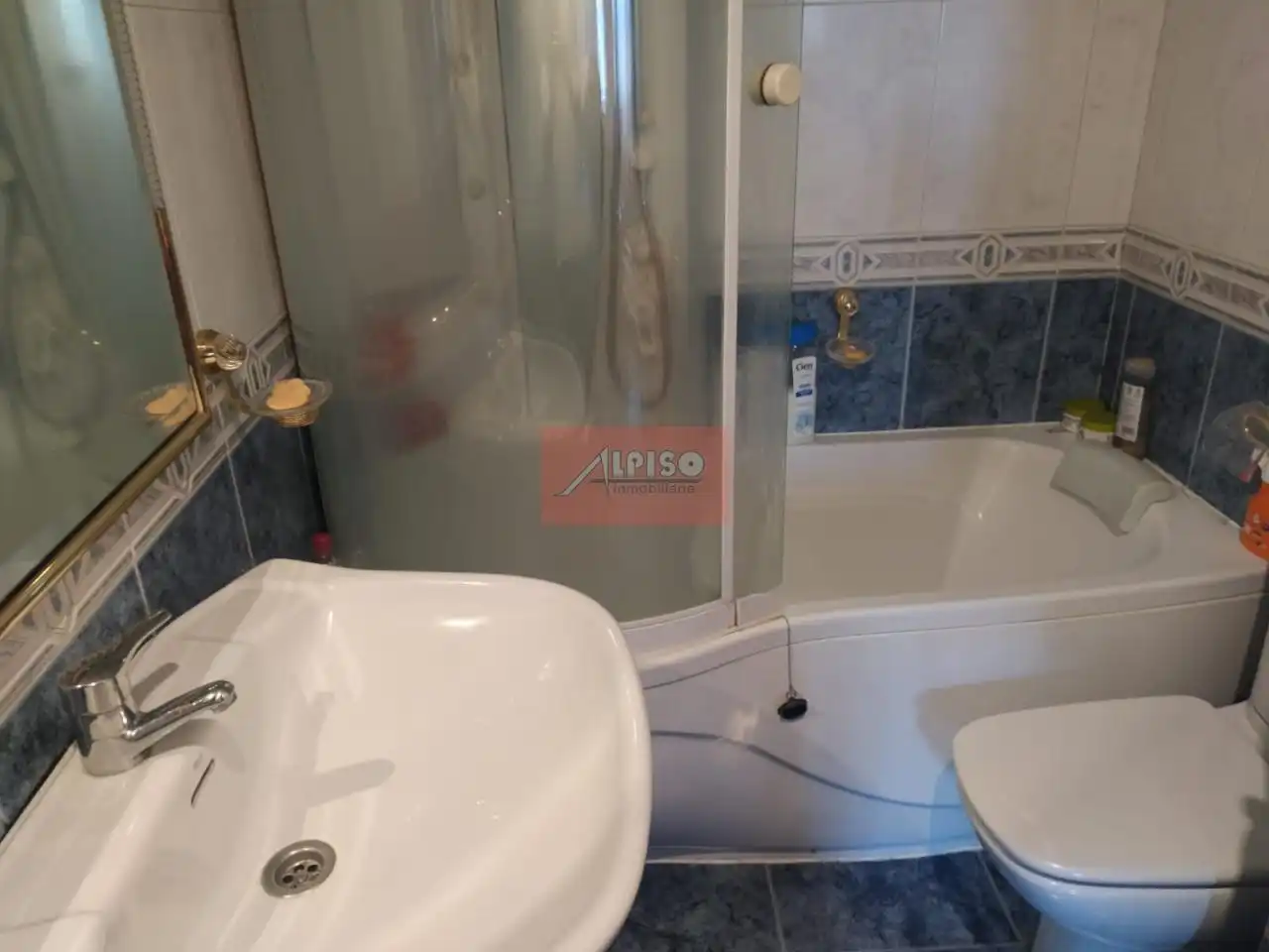 Bany de Dúplex en venda en Ourense Capital  amb Calefacció, Parquet i Moblat