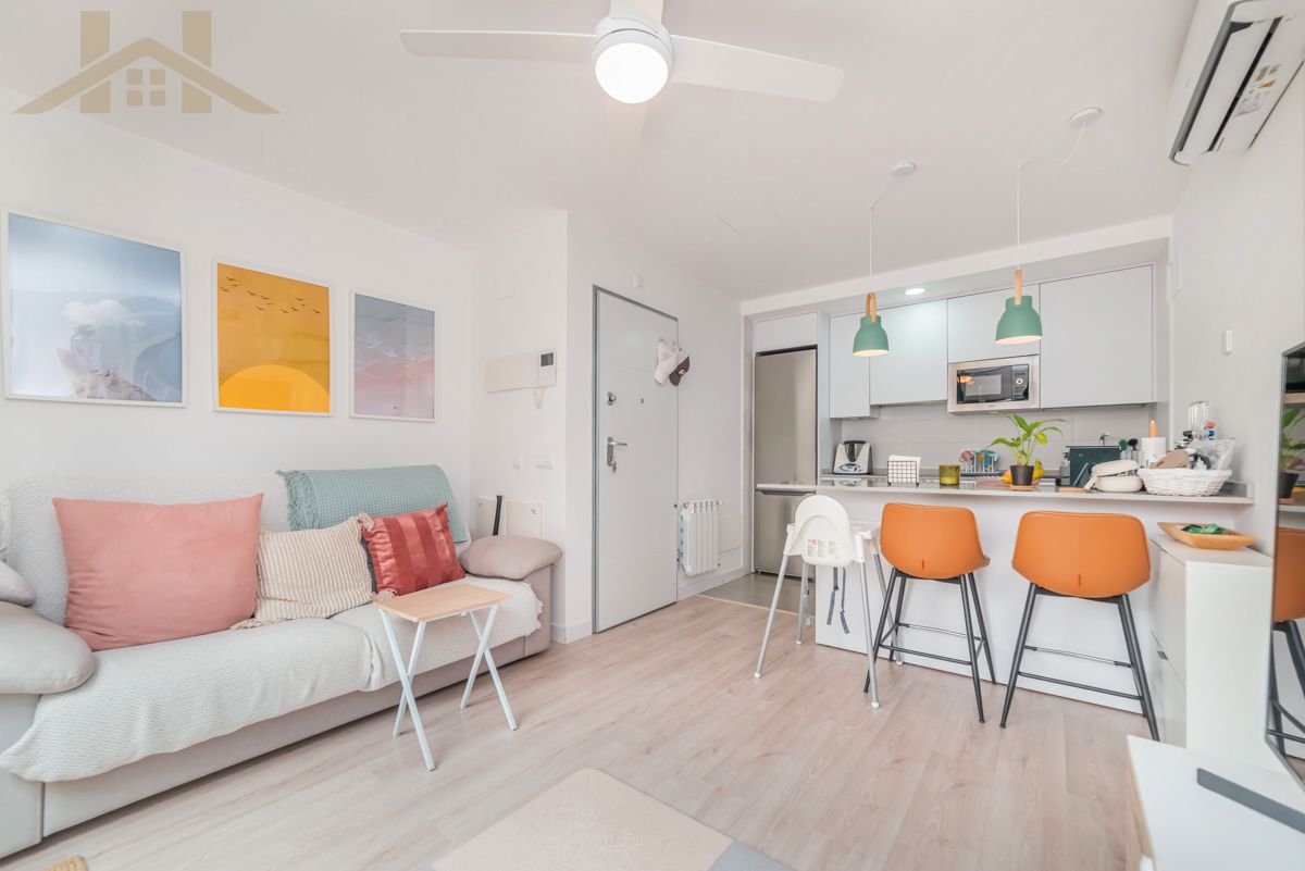 Living room of Apartment for sale in Alcobendas  with Air Conditioner, Heating and Private garden