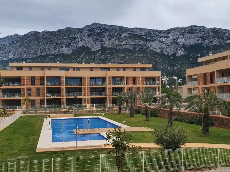 Außenansicht von Wohnung zur Miete in Dénia mit Klimaanlage und Schwimmbad