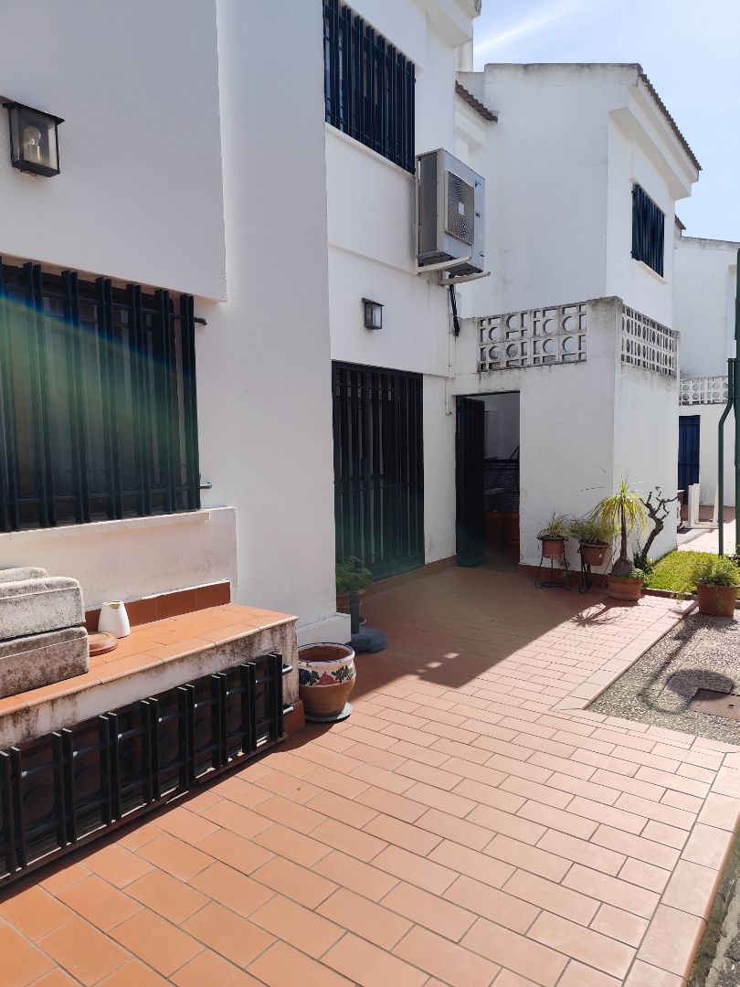 Terrassa de Casa adosada en venda en Mérida amb Aire condicionat, Calefacció i Moblat