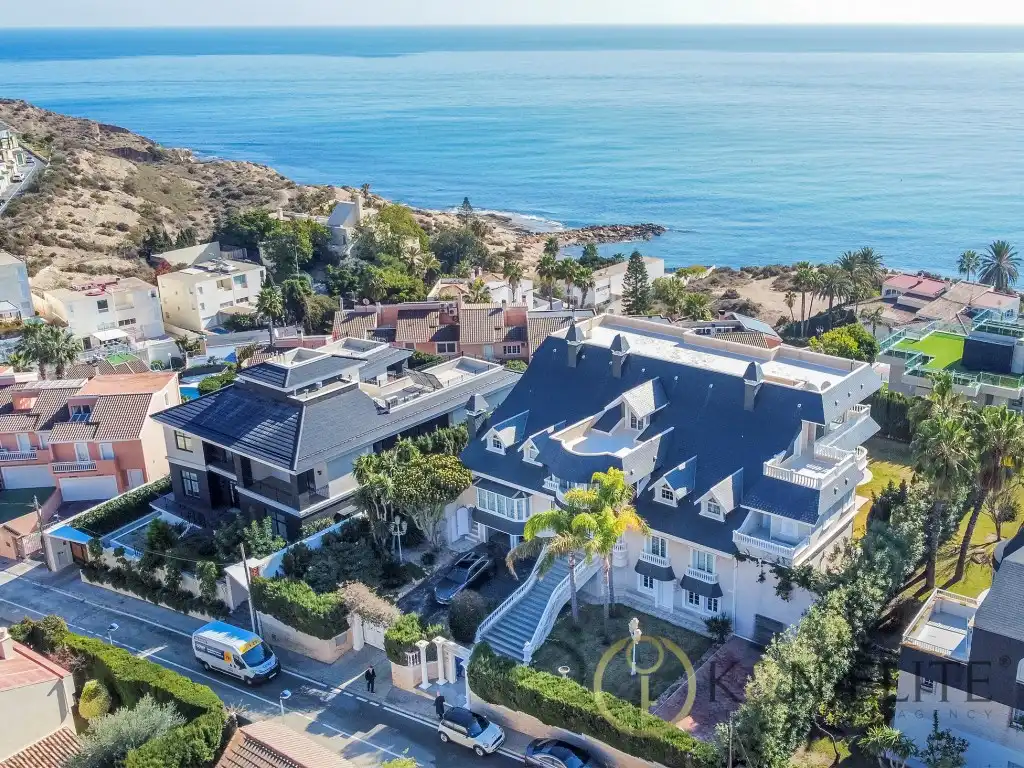Casa amb piscina en venda a Playa de San Juan - El Cabo de las Huertas, imagen 3