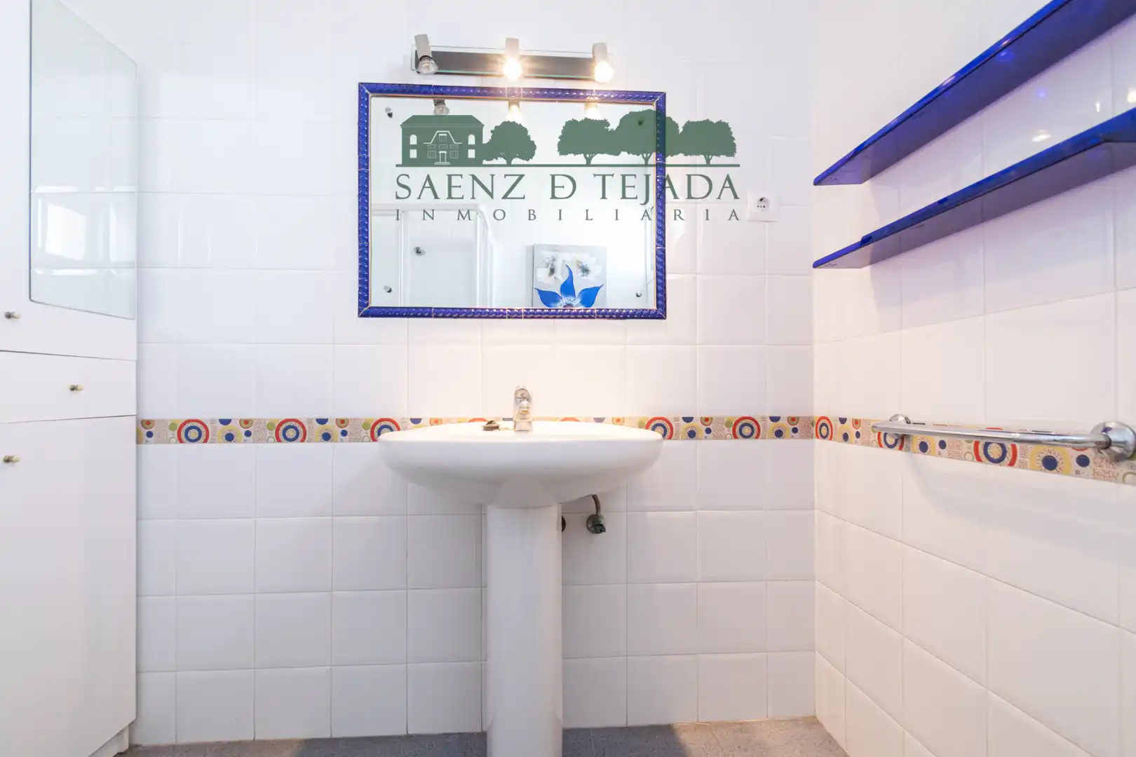 Bathroom of Flat for sale in Sevilla  with Terrace