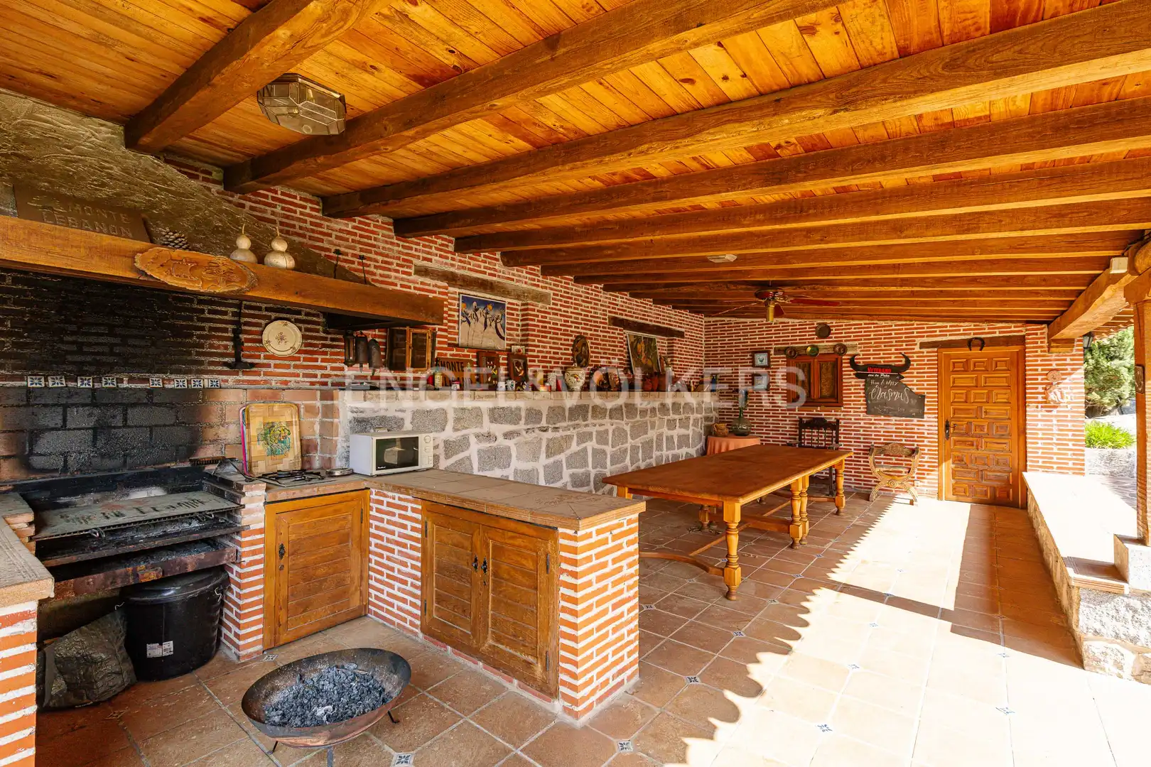 Terrassa de Casa o xalet en venda en Becerril de la Sierra amb Calefacció, Jardí privat i Piscina