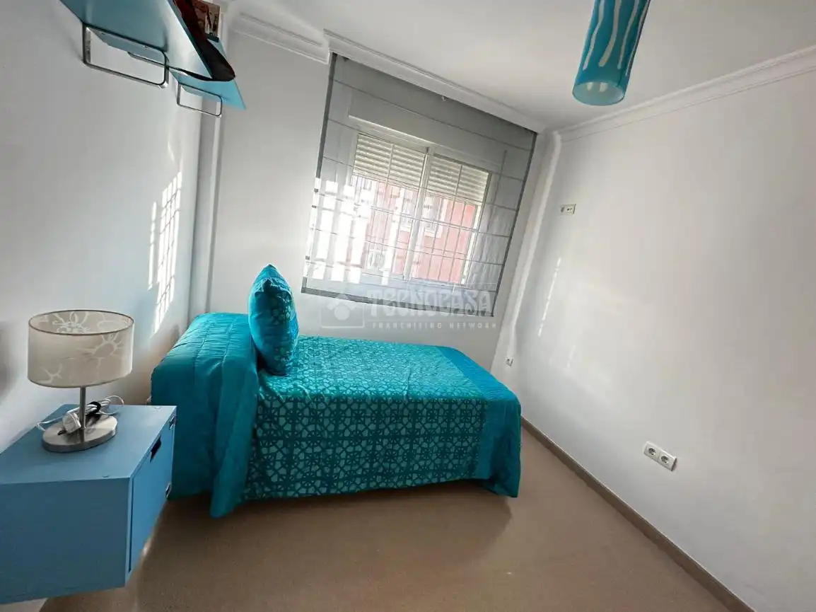 Habitación de Casa adosada en venta en Málaga con Aire acondicionado, Jardín privado y Terraza