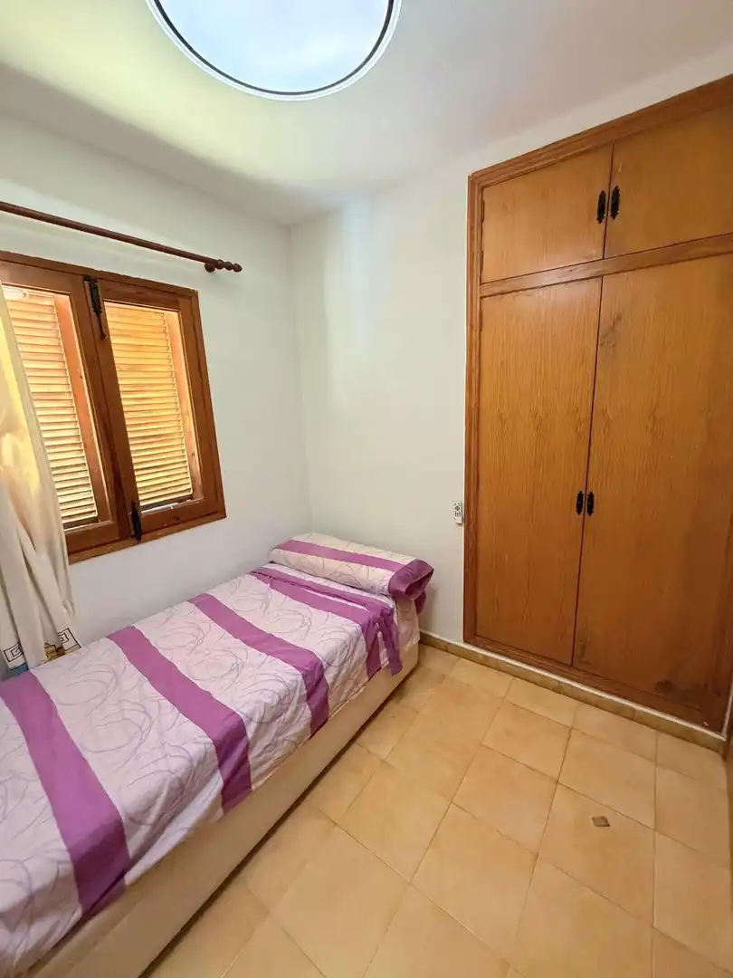 Dormitori de Casa adosada de lloguer en Carcaixent amb Piscina comunitària