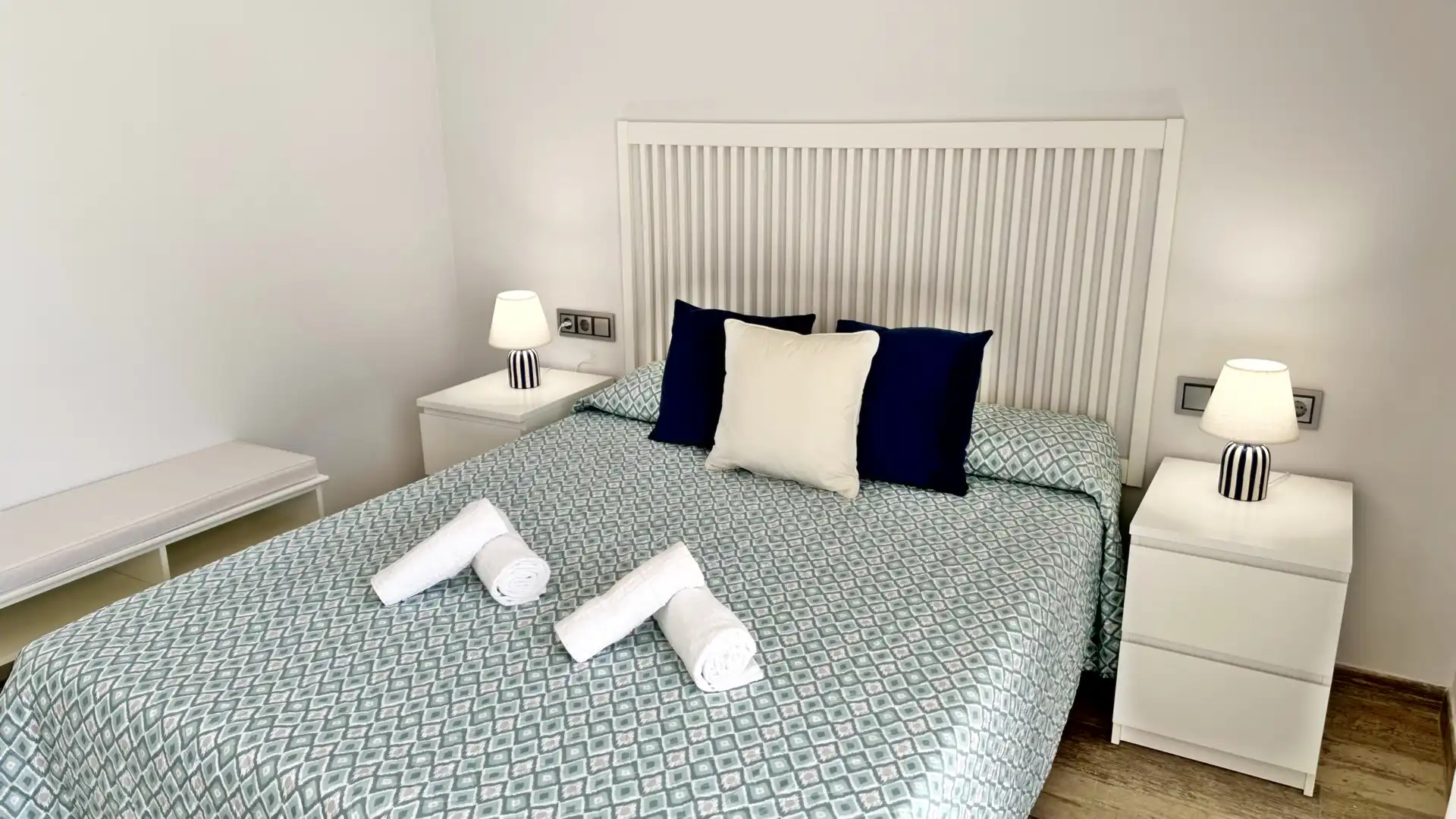 Habitación de Apartamento de alquiler en Gandia con Terraza, Amueblado y Horno