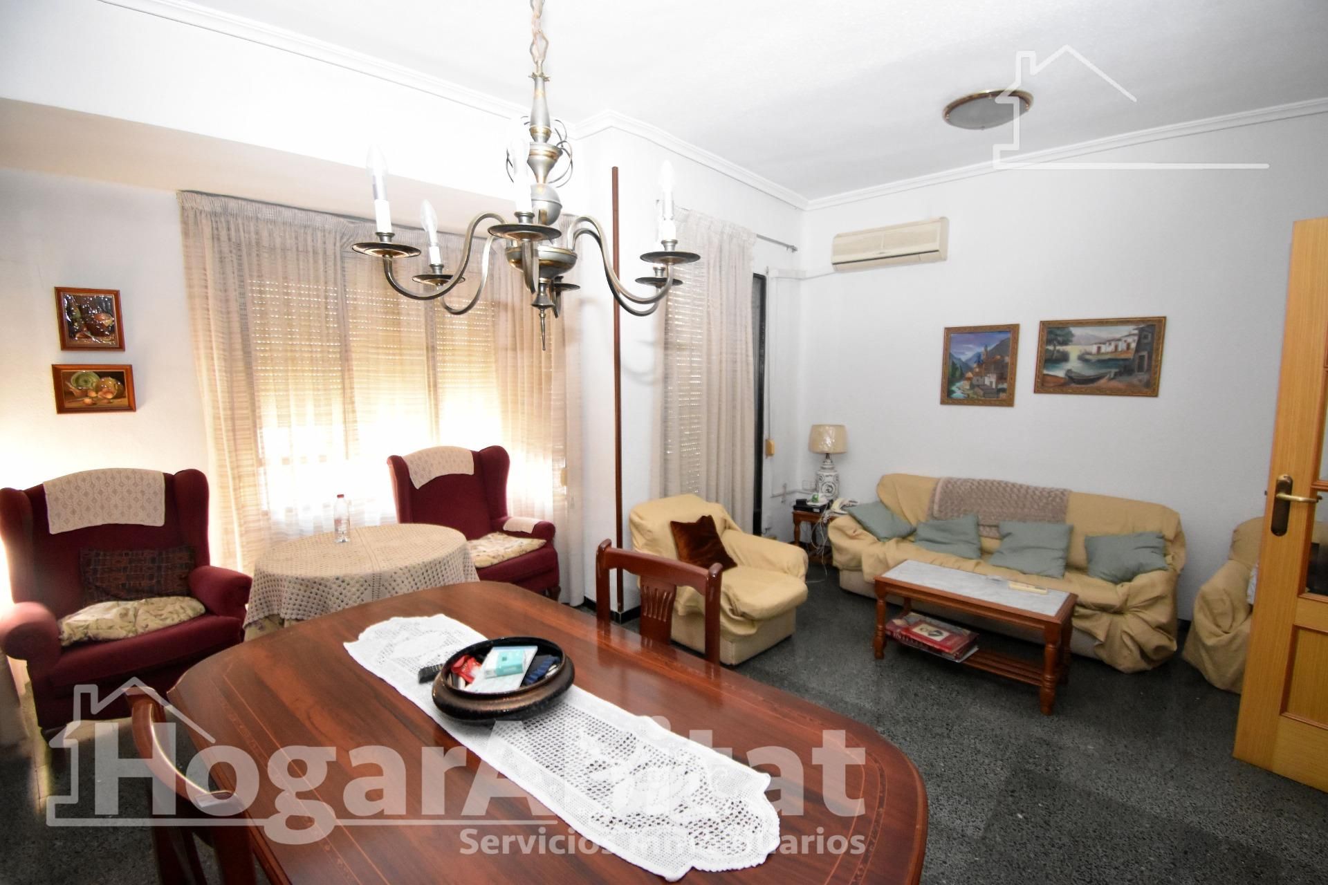 Living room of Flat for sale in Alzira  with Furnished