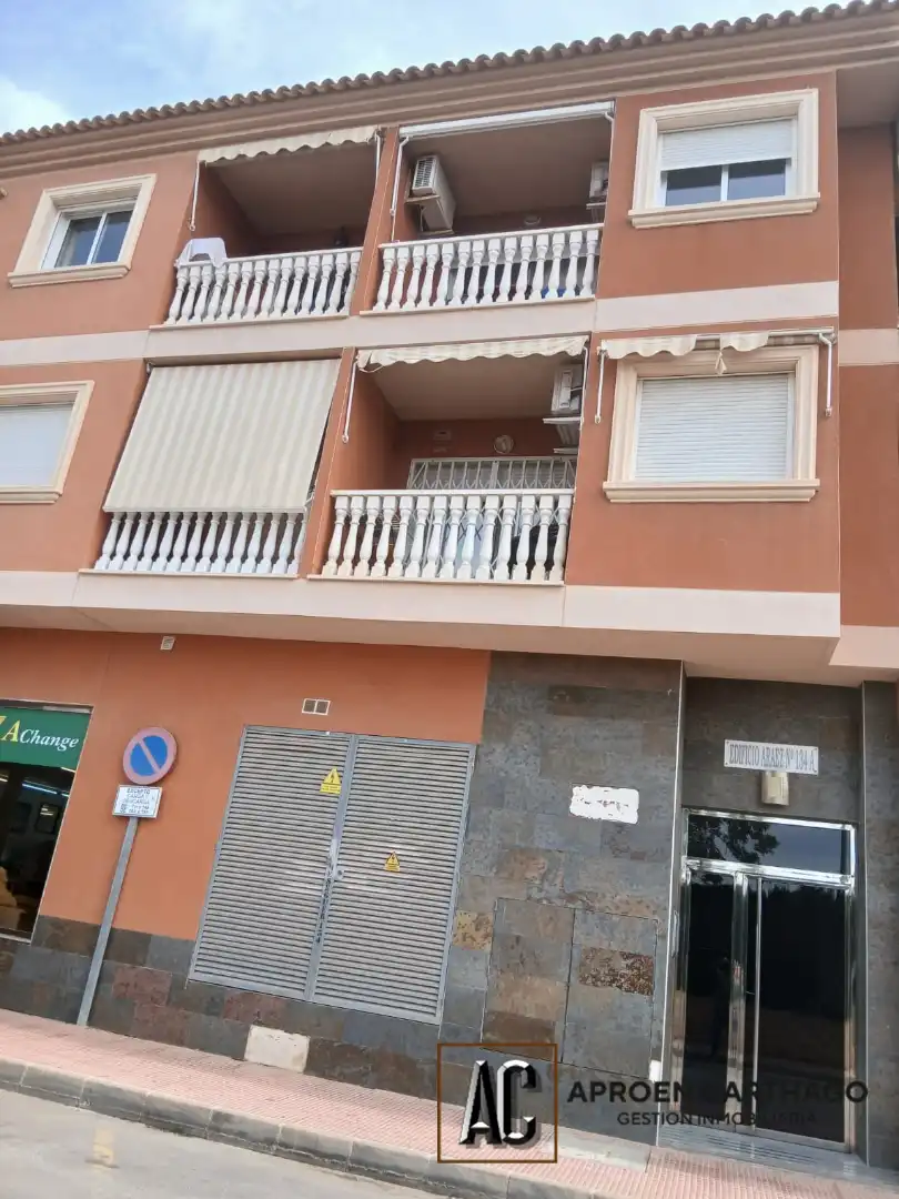 Piso con terraza en venta en Centro