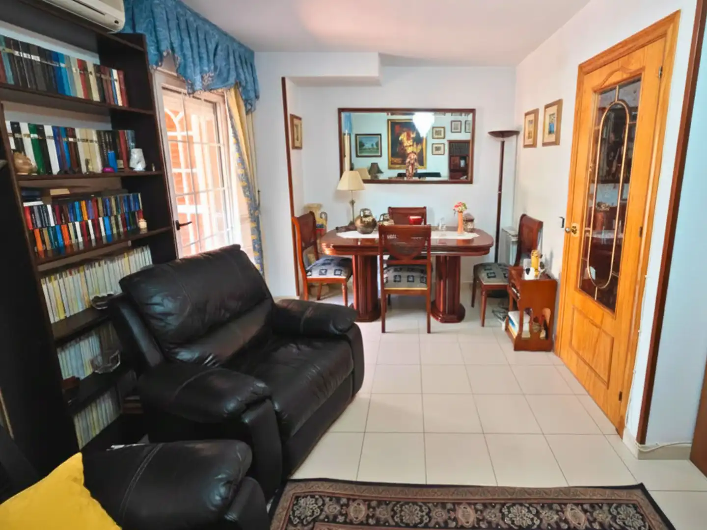Living room of Detached homes for sale in Parla  with Air Conditioner, Heating and Private garden