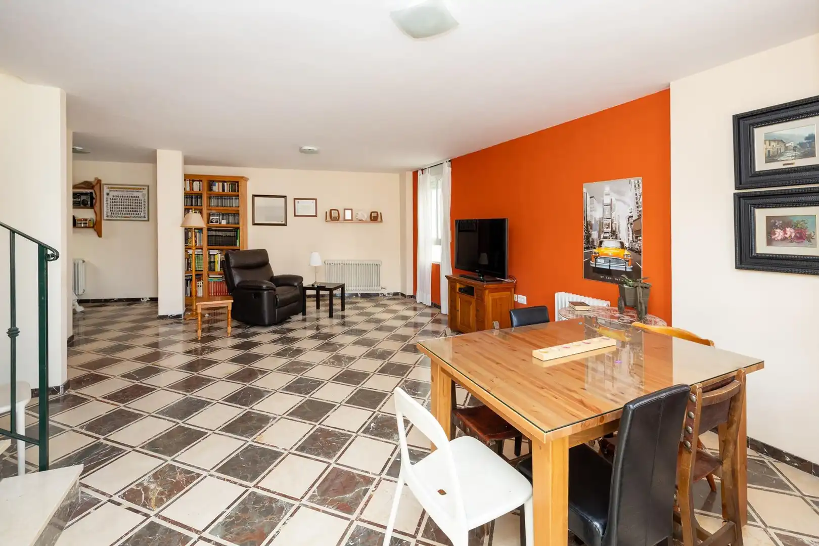 Houses for sale in Gójar  with Air Conditioner, Heating and Private garden