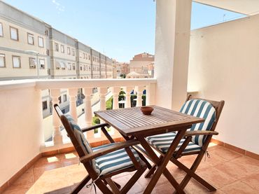 Mini appartamento con piscina in affitto a Carrer Jaume I