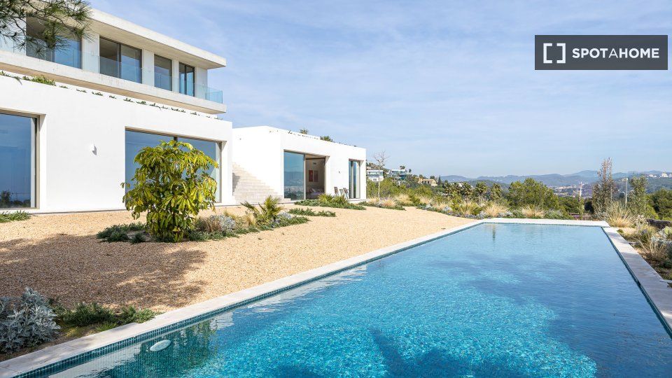 Swimming pool of Flat for rent in Sitges  with Air Conditioner, Heating and Furnished