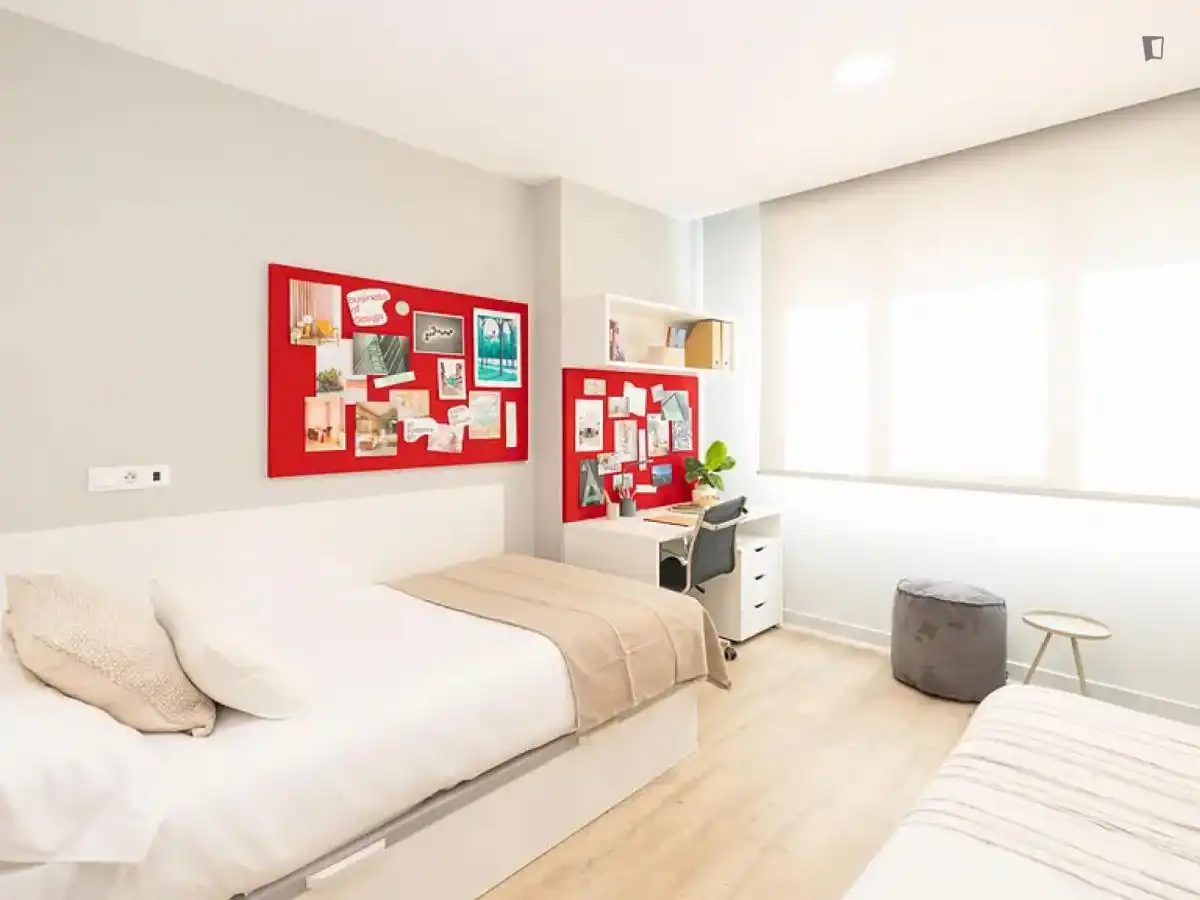 Bedroom of Flat for share in Madrid  with Air Conditioner, Heating and Swimming Pool