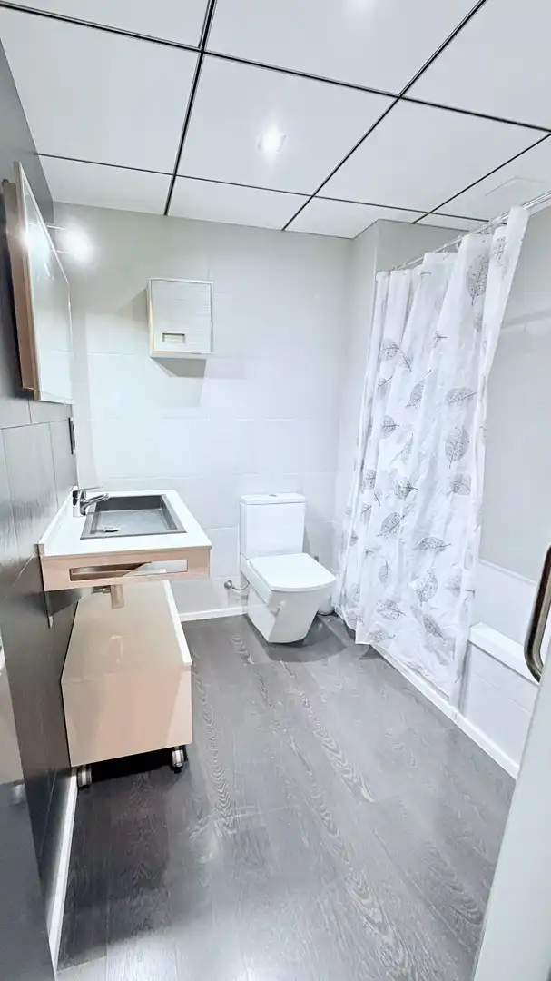 Badezimmer von Wohnung zum Verkauf in Reus mit Klimaanlage, Terrasse und Balkon