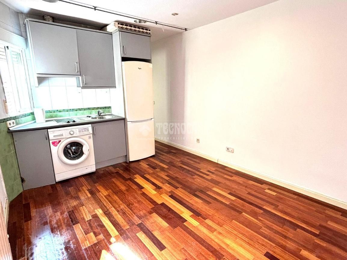 Cuina de Pis en venda en  Madrid Capital