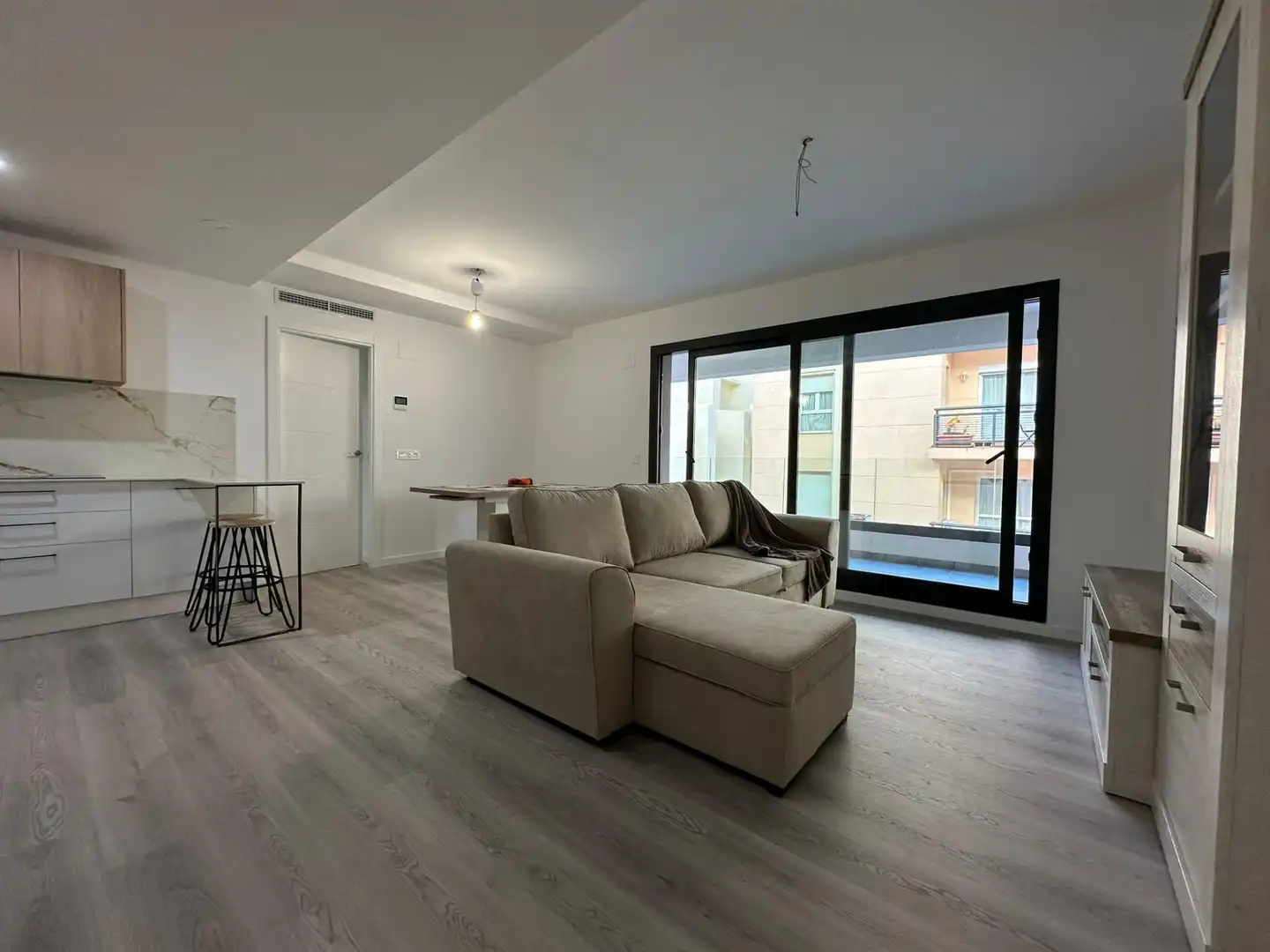 Living room of Flat for sale in Benalmádena  with Air Conditioner, Terrace and Community pool