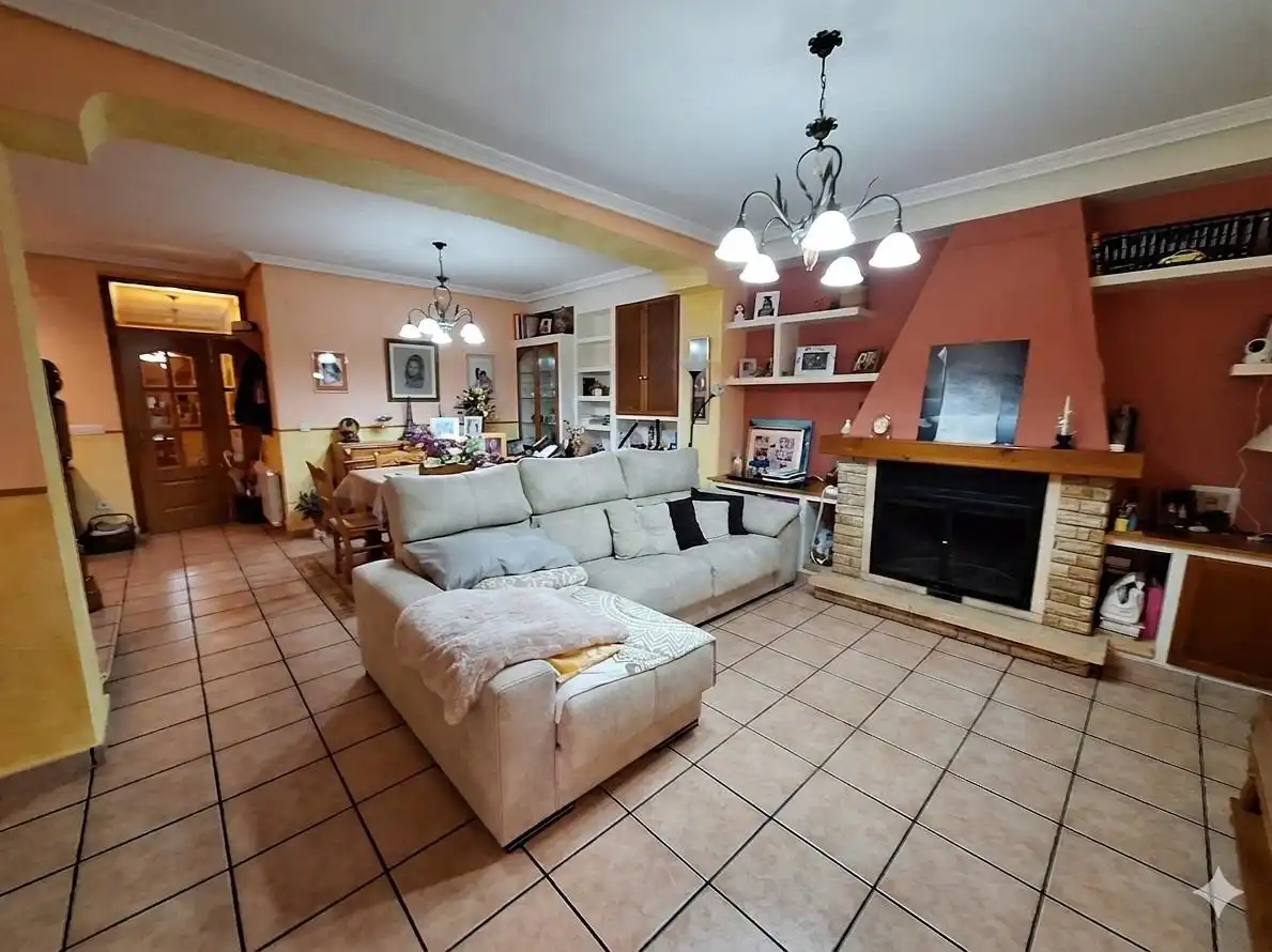 Sala de estar de Casa o chalet en venta en Algueña con Aire acondicionado, Calefacción y Terraza