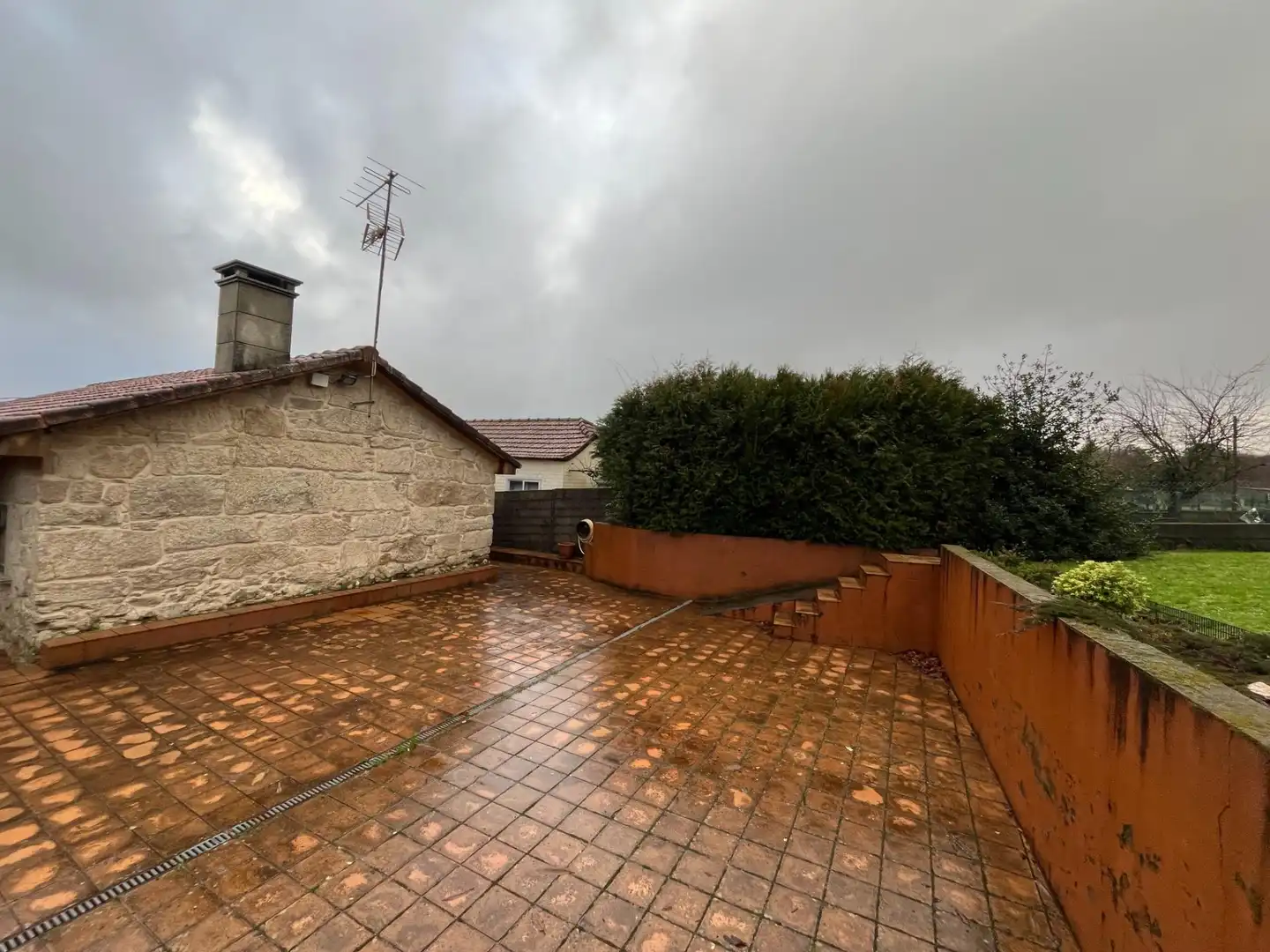 Terrassa de Casa o xalet en venda en Covelo amb Calefacció, Jardí privat i Traster