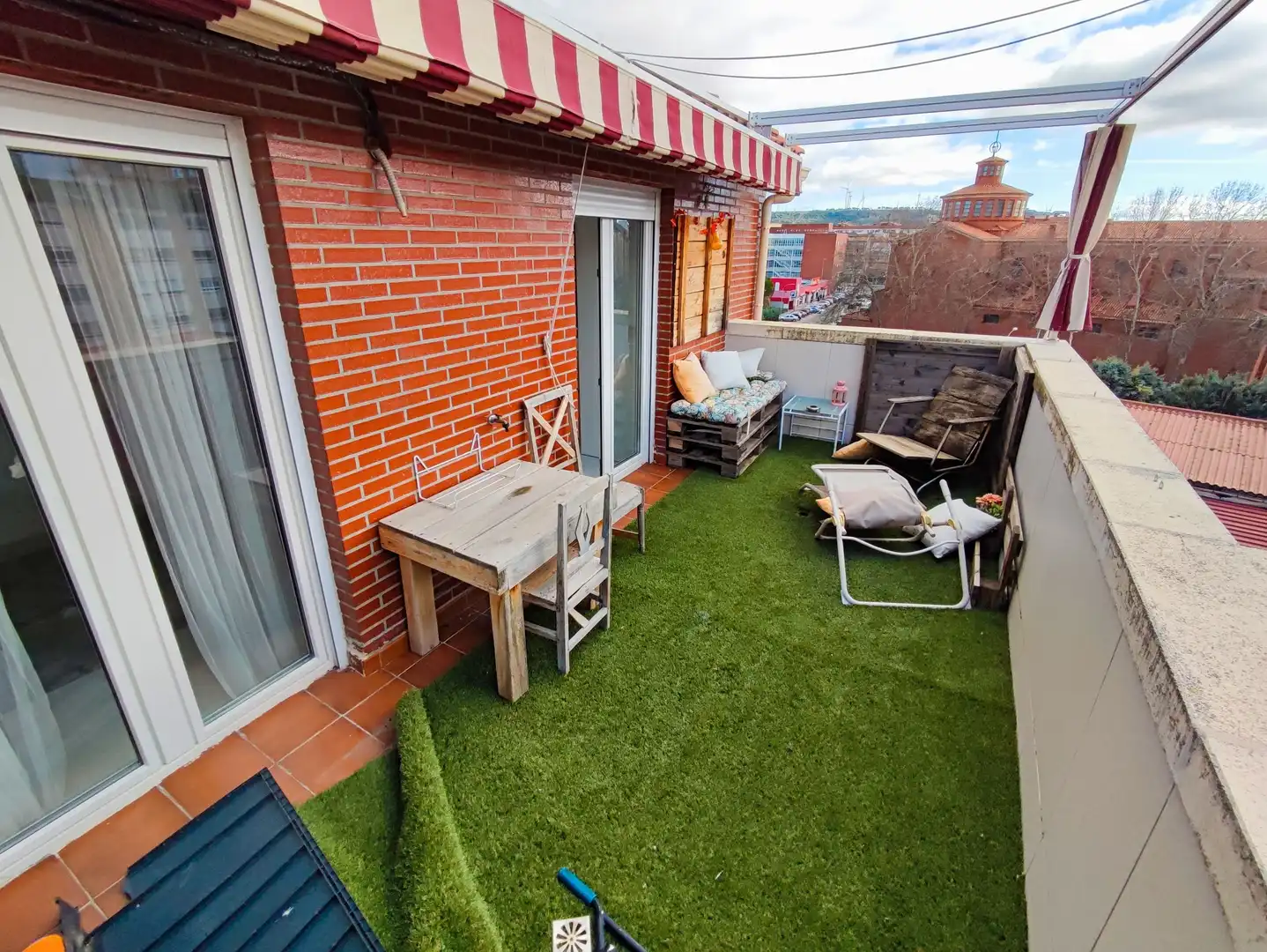 Balcony of Attic for sale in Palencia  with Air Conditioner, Heating and Parquet flooring
