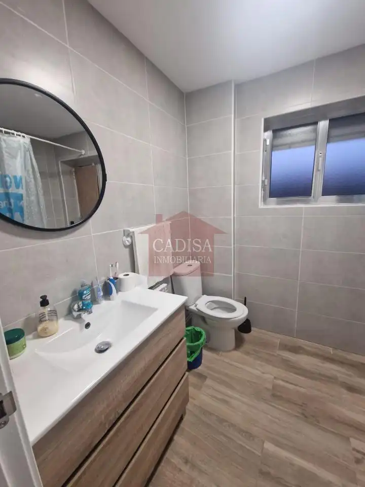 Bathroom of Flat for sale in Salamanca  with Heating and Furnished