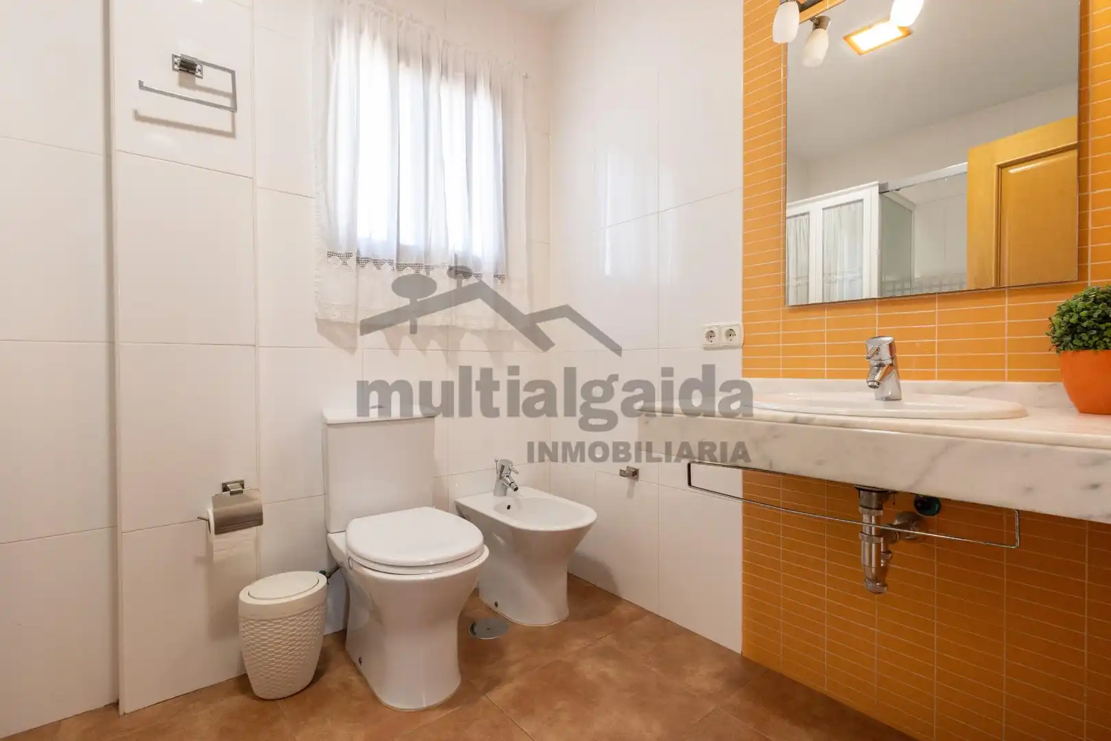 Bathroom of Detached homes for sale in Sanlúcar de Barrameda  with Air Conditioner, Private garden and Terrace