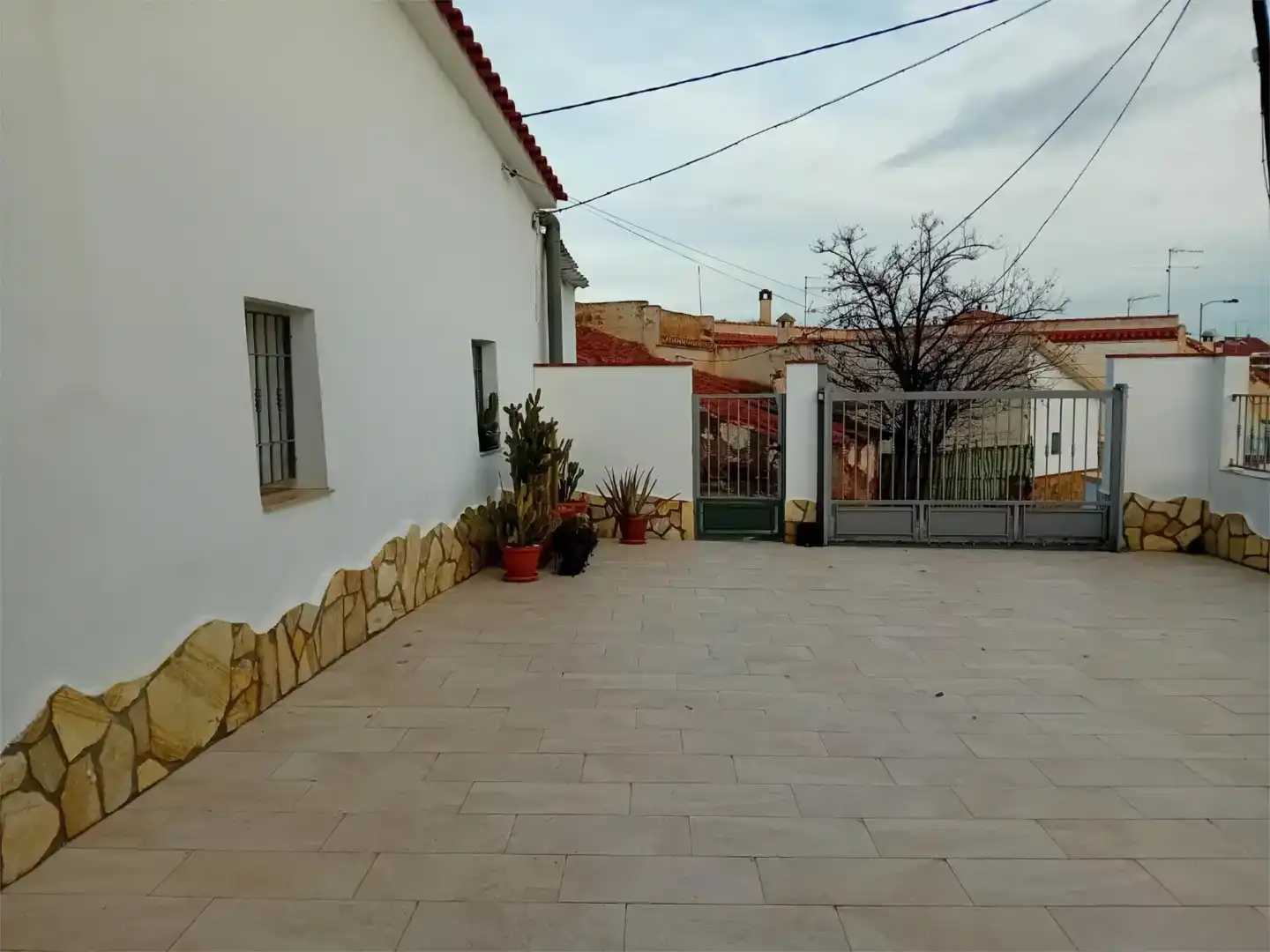 Vista exterior de Casa adosada en venda en Benalúa