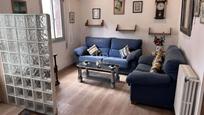 Sala d'estar de Casa o xalet en venda en Villaquilambre amb Calefacció