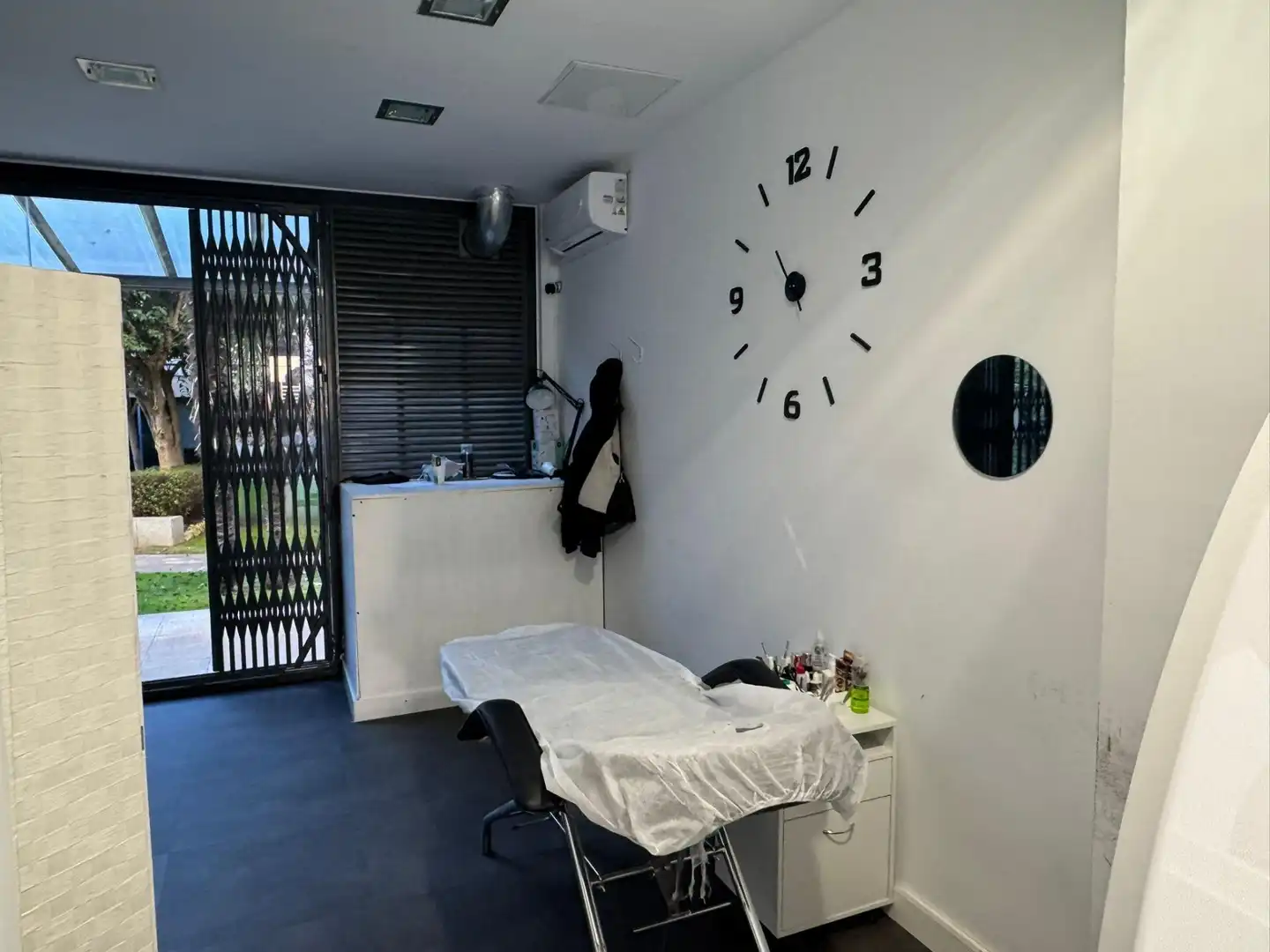 Commercial properties for transfer in Sabadell  with Furnished
