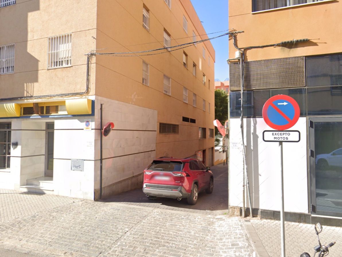 Aparcament de Garatge de lloguer en  Sevilla Capital