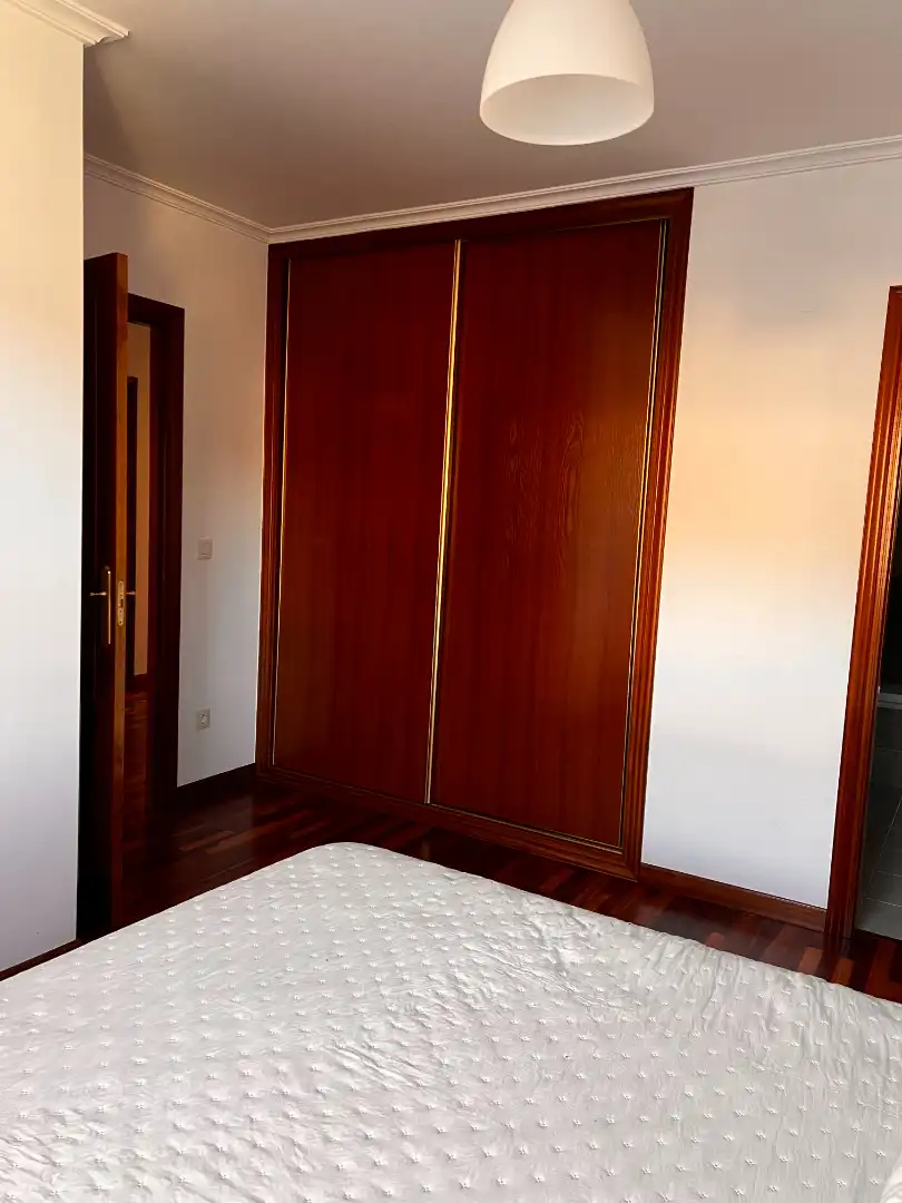 Dormitori de Apartament en venda en Baiona amb Calefacció, Parquet i Moblat