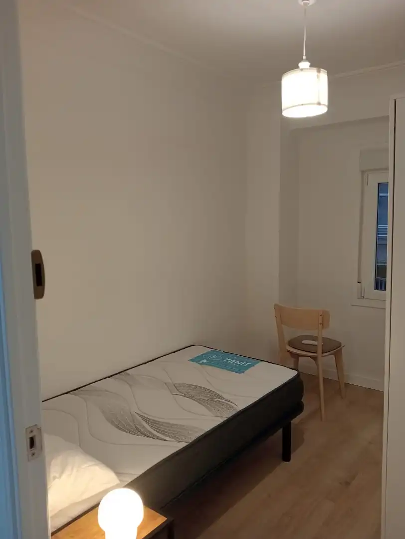 Habitación de Piso en venta en Zaragoza con Aire acondicionado, Calefacción y Amueblado