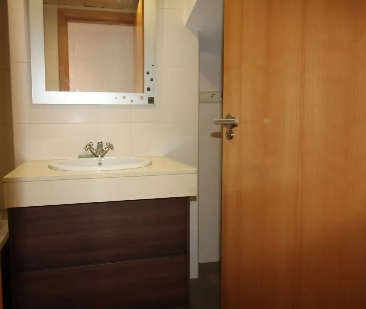 Bany de Dúplex en venda en Figueres amb Calefacció i Terrassa