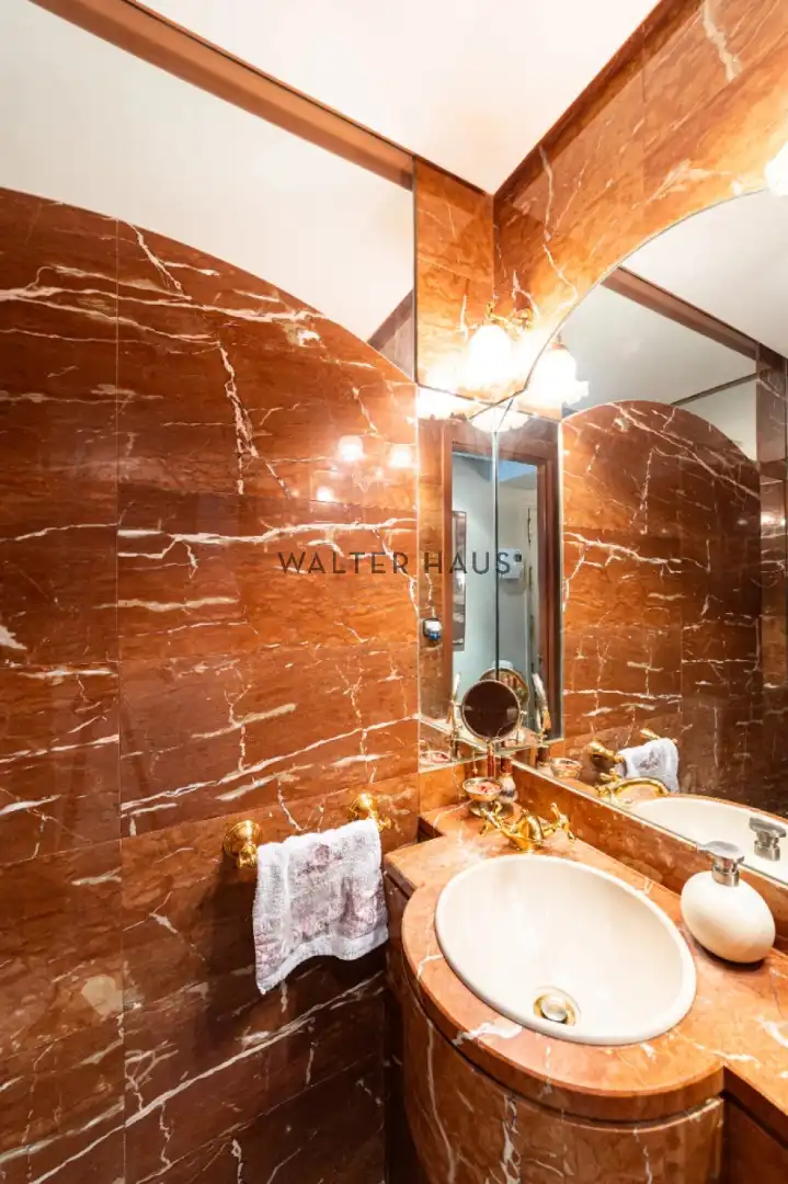 Baño de Piso en venta en Madrid con Aire acondicionado, Calefacción y Jardín privado