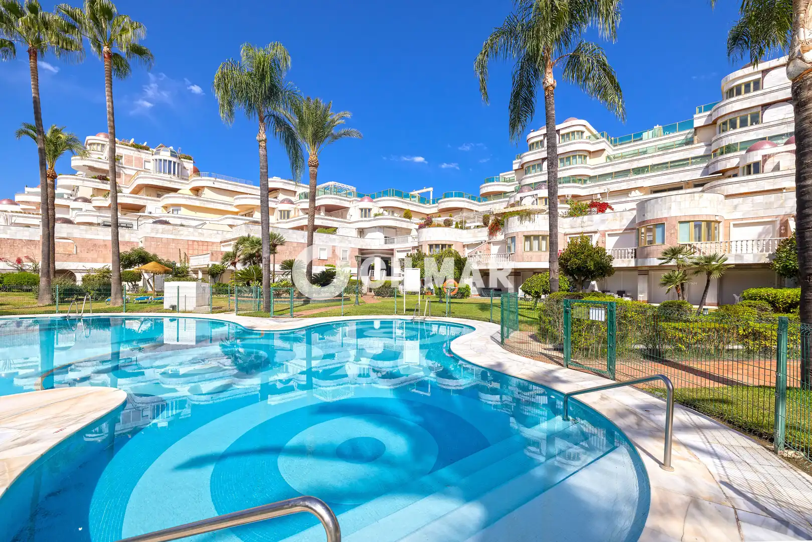 Apartament amb terrassa en venda a Nueva Andalucía, imagen 3