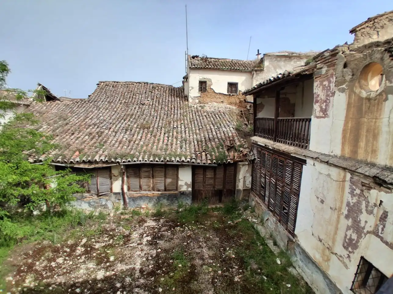 Vista exterior de Edifici en venda en Polán