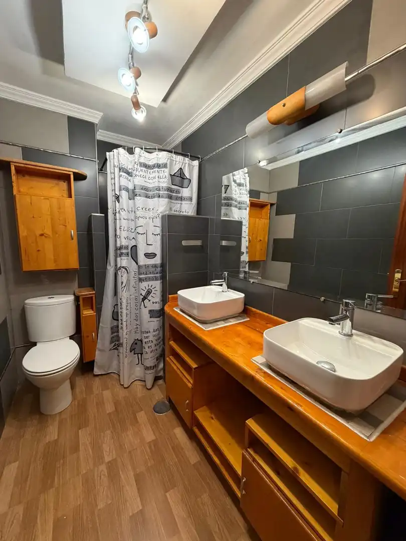 Baño de Piso de alquiler en Madrid con Aire acondicionado y Calefacción