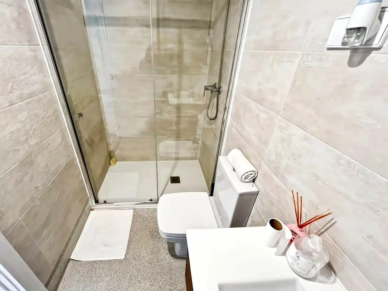 Bany de Apartament en venda en Alcobendas amb Aire condicionat i Moblat