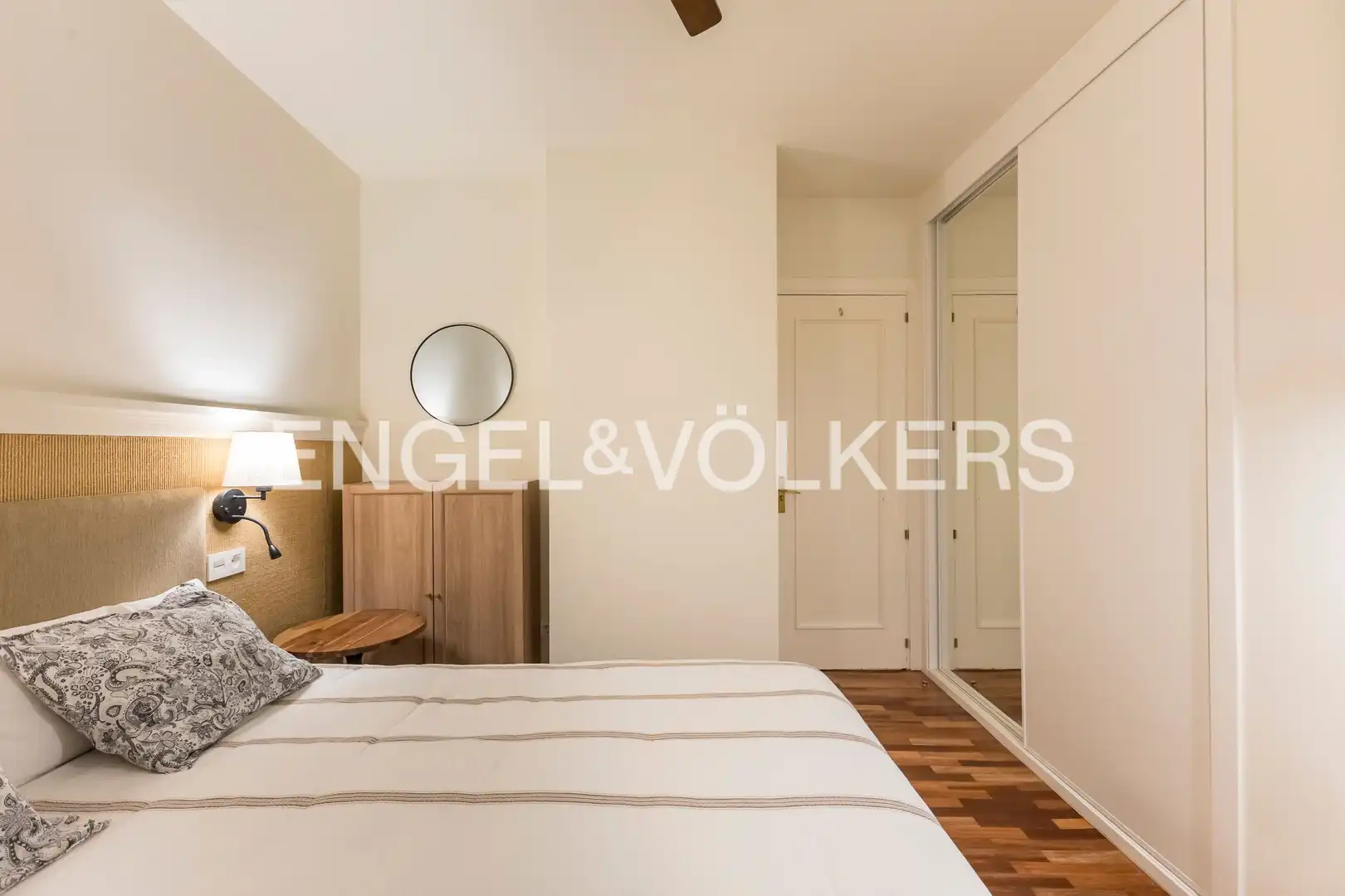 Bedroom of Flat for rent in Madrid  with Air Conditioner, Heating and Terrace