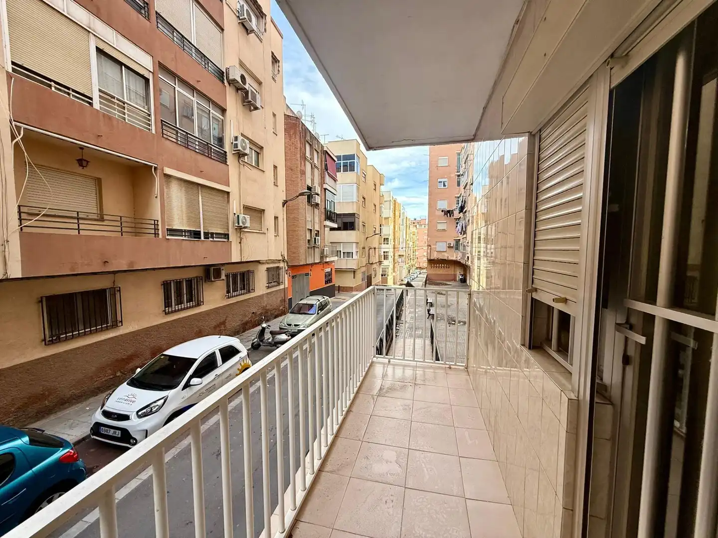 Vista exterior de Piso en venta en Almería con Aire acondicionado, Amueblado y Balcón