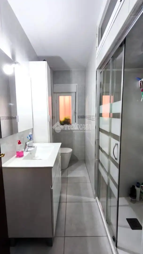 Badezimmer von Wohnung zum Verkauf in Madrid mit Heizung